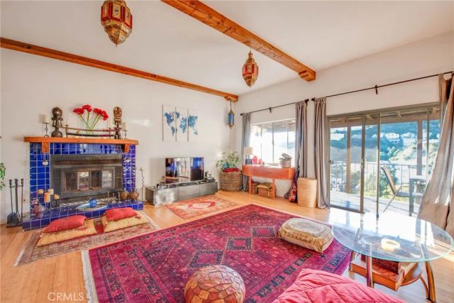 1953 Sunset Plaza Drive, Hollywood Hills, CA 90069