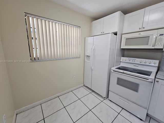 10825 SW 112th Ave 103, Miami, FL 33176