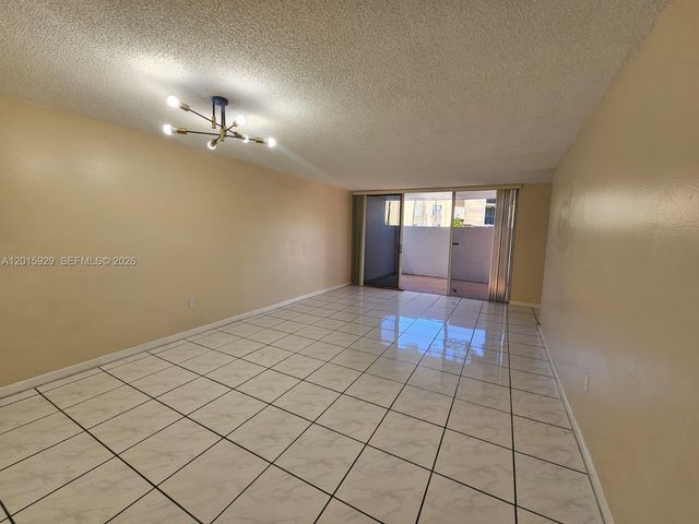 10825 SW 112th Ave 103, Miami, FL 33176
