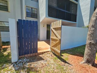 10825 SW 112th Ave 103, Miami, FL 33176