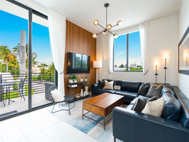 1030 15th St 321, Miami Beach, FL 33139