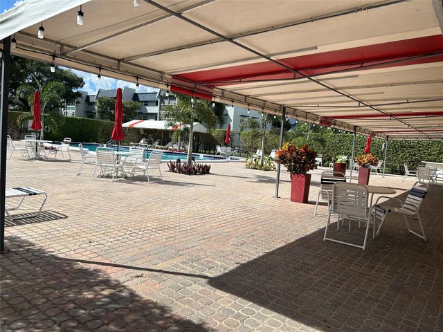 7807 Golf Circle Dr 205, Margate, FL 33063