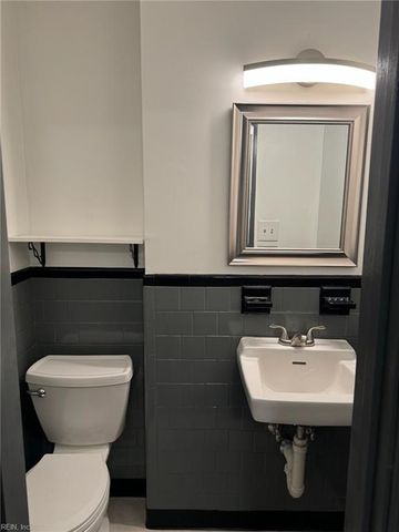 6328 Shelby LN, Virginia Beach, VA 23464