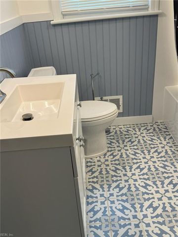 6328 Shelby LN, Virginia Beach, VA 23464