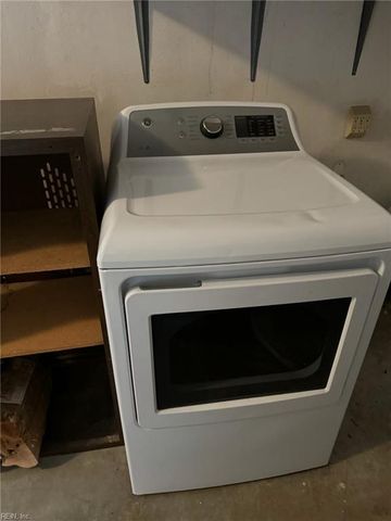 6328 Shelby LN, Virginia Beach, VA 23464