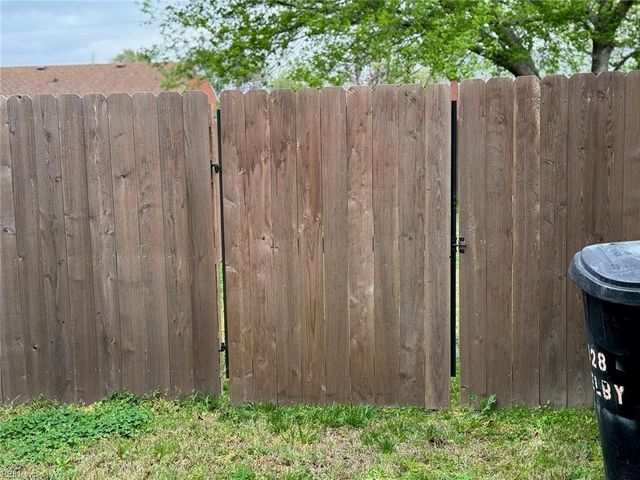 6328 Shelby LN, Virginia Beach, VA 23464