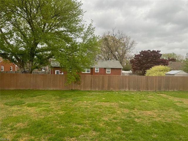 6328 Shelby LN, Virginia Beach, VA 23464