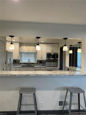 6328 Shelby LN, Virginia Beach, VA 23464