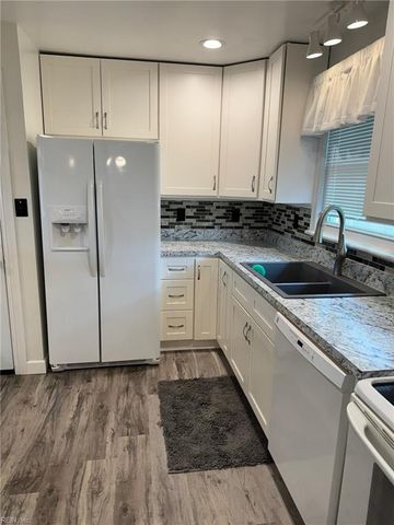 6328 Shelby LN, Virginia Beach, VA 23464