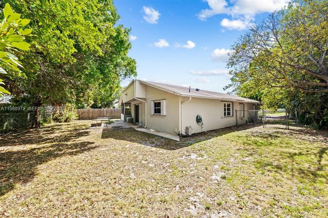 1633 NW 4th Street, Boca Raton, FL 33486