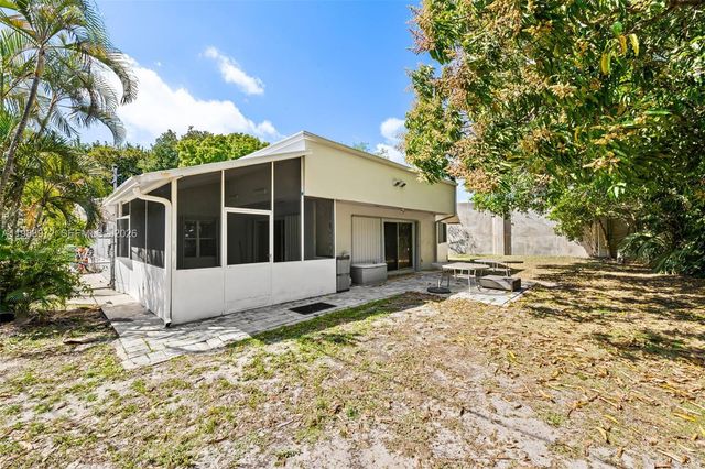 1633 NW 4th Street, Boca Raton, FL 33486