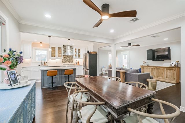 8502 Westview Drive, Spring Valley Village, TX 77055