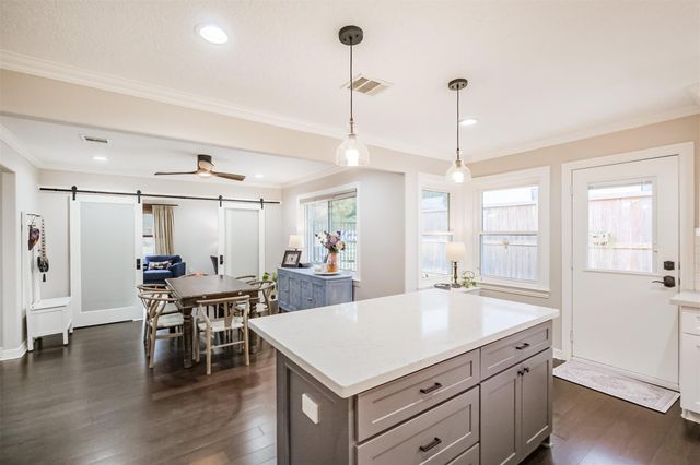 8502 Westview Drive, Spring Valley Village, TX 77055