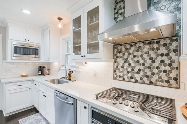 8502 Westview Drive, Spring Valley Village, TX 77055