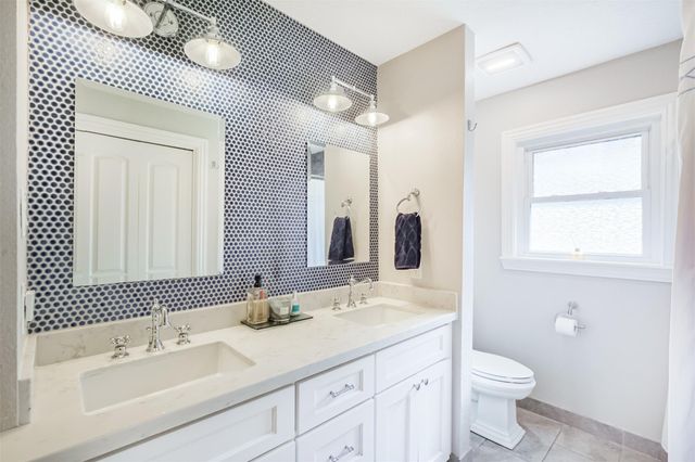 8502 Westview Drive, Spring Valley Village, TX 77055