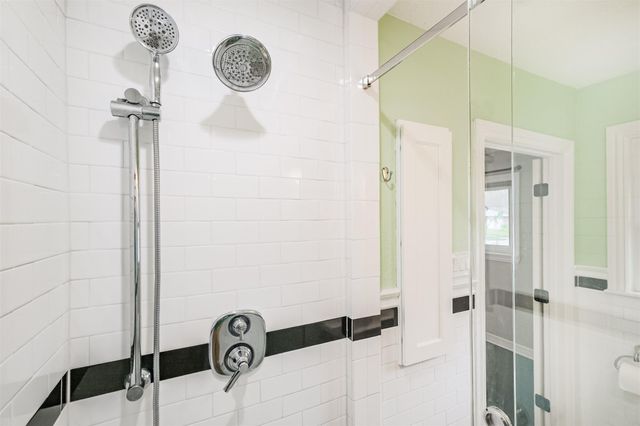 8502 Westview Drive, Spring Valley Village, TX 77055