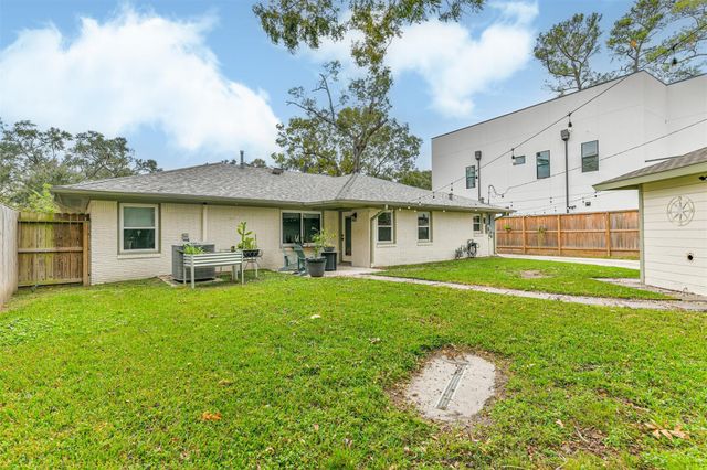 8502 Westview Drive, Spring Valley Village, TX 77055