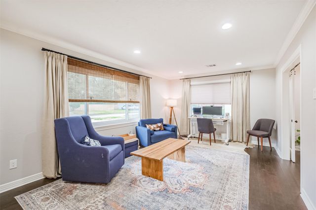 8502 Westview Drive, Spring Valley Village, TX 77055