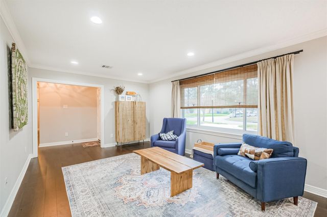 8502 Westview Drive, Spring Valley Village, TX 77055