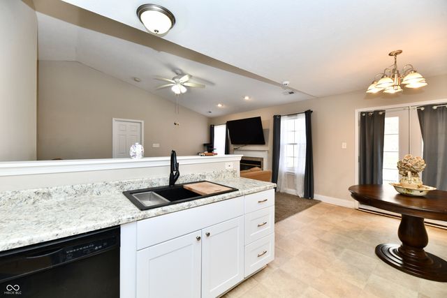 1010 Maple Drive W, Lebanon, IN 46052