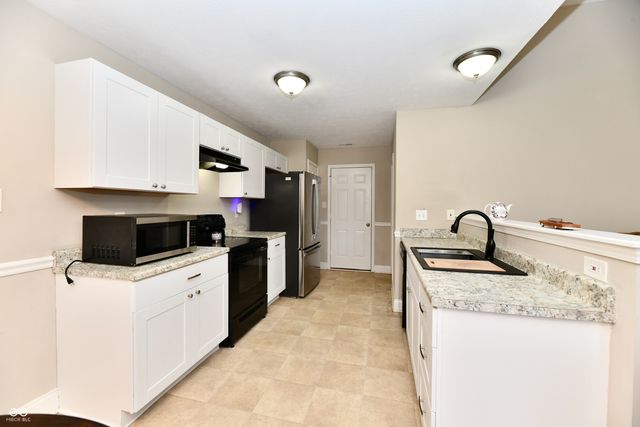 1010 Maple Drive W, Lebanon, IN 46052