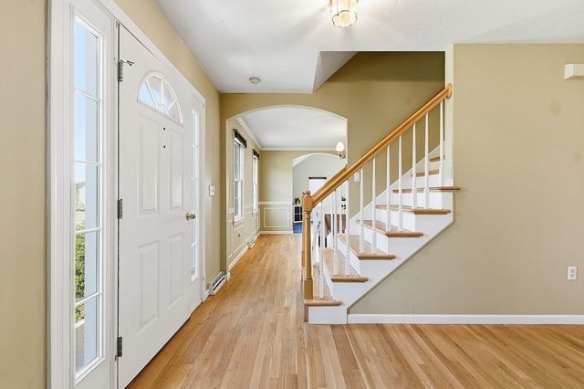 7 Farmington Dr, Shrewsbury, MA 01545