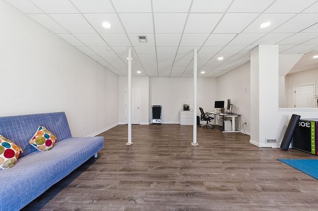 7 Farmington Dr, Shrewsbury, MA 01545