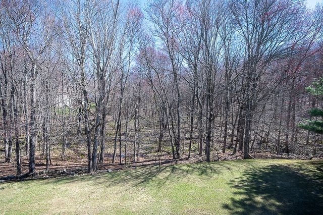 7 Farmington Dr, Shrewsbury, MA 01545