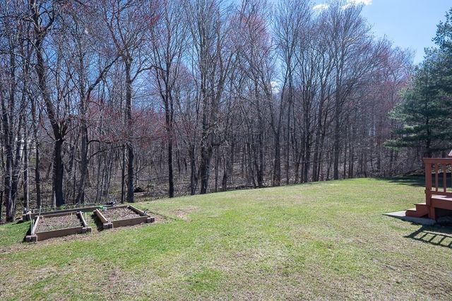 7 Farmington Dr, Shrewsbury, MA 01545