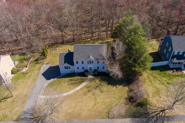 7 Farmington Dr, Shrewsbury, MA 01545