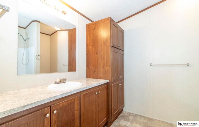 3715 NW Fairwood Court, Lincoln, NE 68521