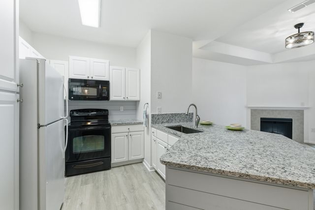 60 Fenwick Hall Allee Alley Apt 537, Johns Island, SC 29455