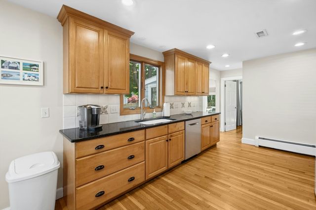 30 Shetland Rd, Marblehead, MA 01945
