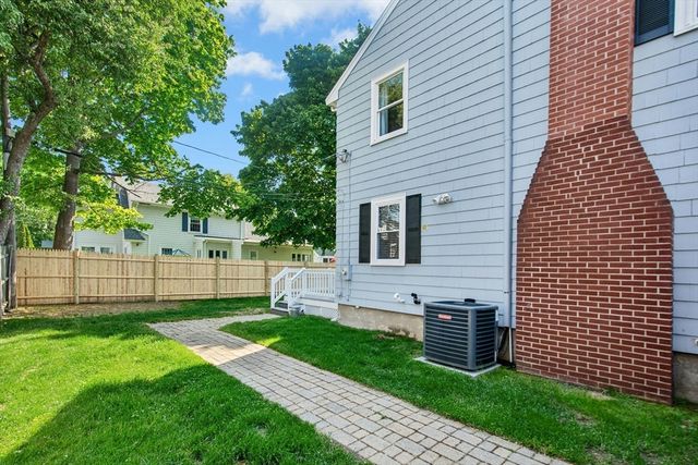 30 Shetland Rd, Marblehead, MA 01945