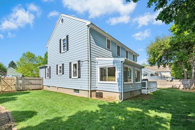 30 Shetland Rd, Marblehead, MA 01945