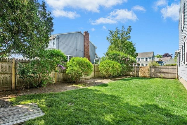 30 Shetland Rd, Marblehead, MA 01945