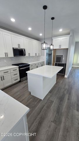 13965 W Aero Lane, Big Lake, AK 99652