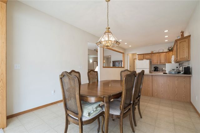 2922 Somerbrook Lane, Marion, IA 52302