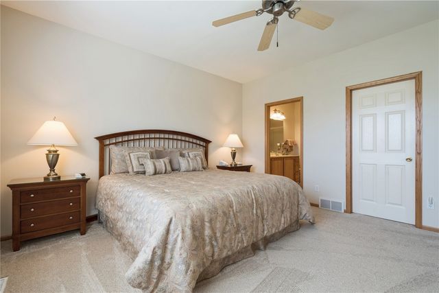 2922 Somerbrook Lane, Marion, IA 52302