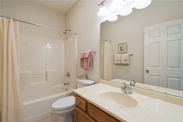 2922 Somerbrook Lane, Marion, IA 52302