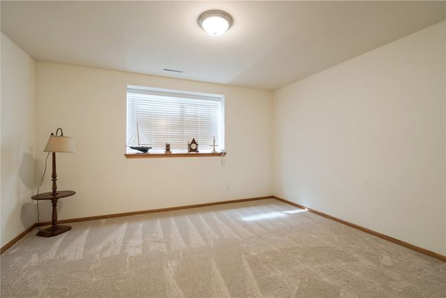 2922 Somerbrook Lane, Marion, IA 52302