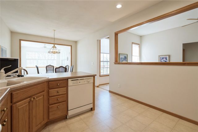 2922 Somerbrook Lane, Marion, IA 52302