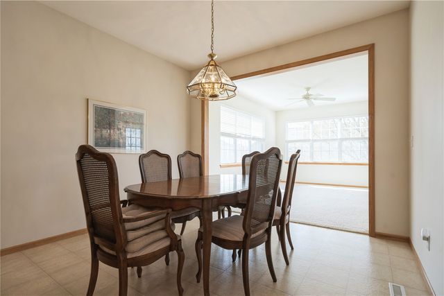 2922 Somerbrook Lane, Marion, IA 52302