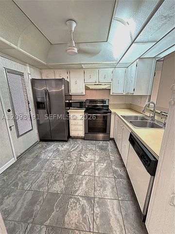 403 NW 68th Ave 309, Plantation, FL 33317