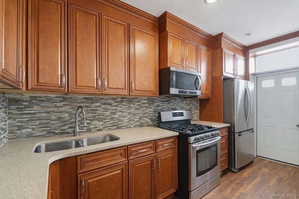 10407 94 Avenue, Ozone Park, NY 11416 — photo 4