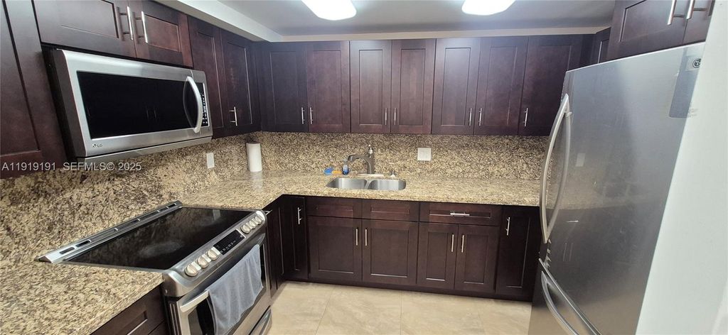 14401 N Kendall Dr 205N, Miami, FL 33186