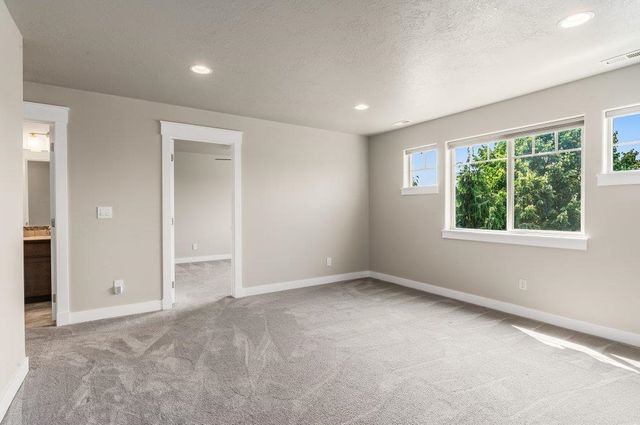 19619 E Knox Ave, Liberty Lake, WA 99016