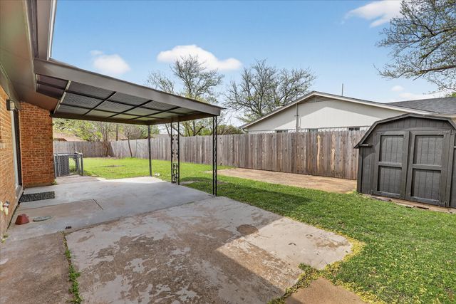 6425 Summit Ridge Drive, Watauga, TX 76148