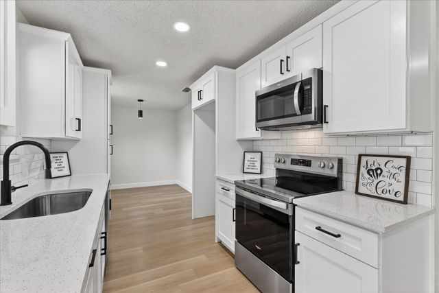 6425 Summit Ridge Drive, Watauga, TX 76148