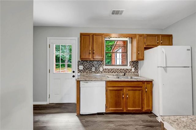 3767 Oakwood Hills Drive, Oakwood, GA 30566